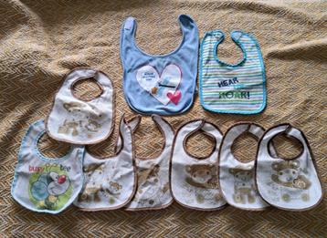 9 baby slabbetjes beschikbaar voor biedingen