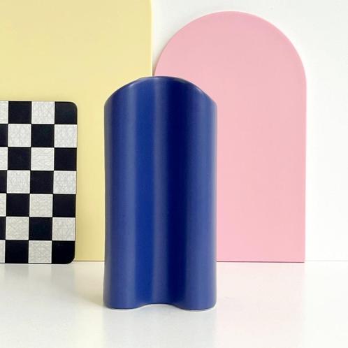 vintage kobalt blauwe VAAS eighties design FN ART denmark, Huis en Inrichting, Woonaccessoires | Vazen, Gebruikt, Blauw, Minder dan 50 cm
