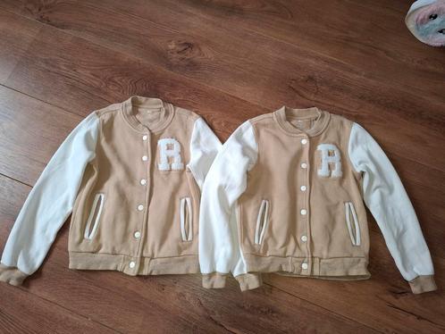 Tweeling meisjes dikke Vesten neutrale kleur WE mt 134/140, Kinderen en Baby's, Tweelingen en Meerlingen, Zo goed als nieuw, Kleding