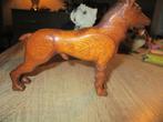 honden beelden houten herdershond 17 x 3 x 14 cm 10 euro kli, Ophalen of Verzenden, Zo goed als nieuw, Dier