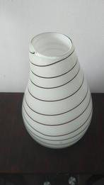 vintage vaas, Wit, Ophalen of Verzenden, Minder dan 50 cm, Glas