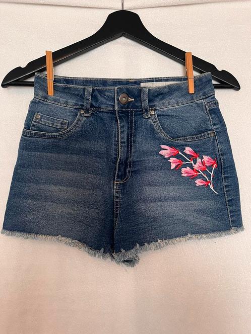 Korte broek *Nieuw*, Kleding | Dames, Spijkerbroeken en Jeans, Nieuw, W27 (confectie 34) of kleiner, Blauw, Ophalen of Verzenden