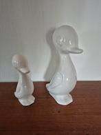 Twee witte keramische eendjes, Ophalen of Verzenden, Zo goed als nieuw, Overige materialen, Dierenbeeld