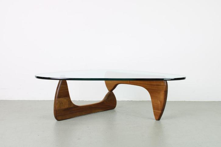 Vitra Noguchi Coffeetable, walnoot, Huis en Inrichting, Tafels | Salontafels, Zo goed als nieuw, Minder dan 50 cm, 50 tot 100 cm