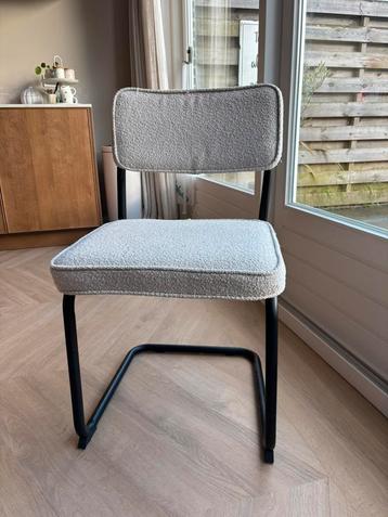 4 Stoelen kwantum beschikbaar voor biedingen