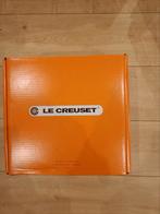 Le Creuset Braadpan/Stoofpan 28cm - Nieuw in Doos, Gietijzer, Nieuw, Ophalen of Verzenden, Keramische plaat
