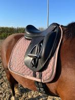 Equipe Emporio Dressuurzadel 17.5 inch – Medium Boom – Zwart, Dieren en Toebehoren, Paarden en Pony's | Zadels, Ophalen, Zo goed als nieuw