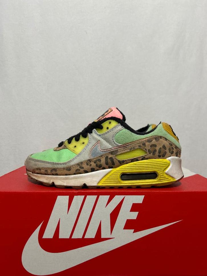 Maat 36,5 - Nike Air Max 90 LX Illusion Green, Kleding | Dames, Schoenen, Gedragen, Sneakers of Gympen, Overige kleuren, Verzenden