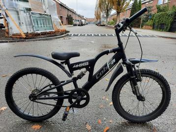 20 inch jongensfiets zwart (nette staat !) beschikbaar voor biedingen
