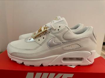 Wmns Nike Air Max 90 Swoosh Chain maat 38.5 beschikbaar voor biedingen