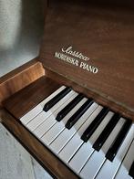 Nordiska Piano Classica, Muziek en Instrumenten, Ophalen, Gebruikt, Bruin, Piano