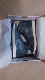 NIKE AIR JORDAN 1 MID DISTRESSED SMOKE GREY MAAT 40, Kleding | Heren, Schoenen, Overige kleuren, Nike, Nieuw, Ophalen of Verzenden