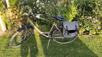 Nette damesfiets 28inch 21 versnellingen beschikbaar voor biedingen