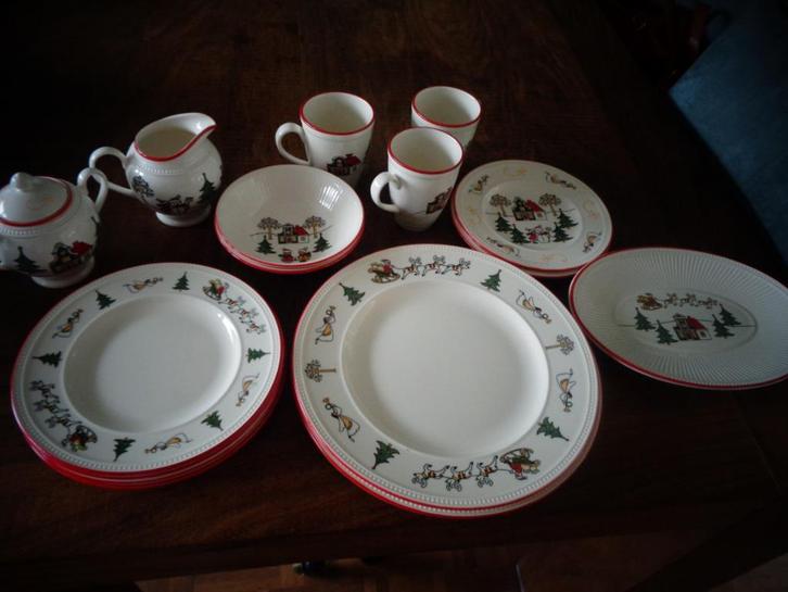 Wedgwood Windsor Kerst / Christmas AH servies onderdelen:, Huis en Inrichting, Keuken | Servies, Zo goed als nieuw, Bord(en), Wedgwood