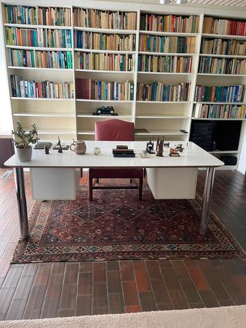 Bureau beschikbaar voor biedingen