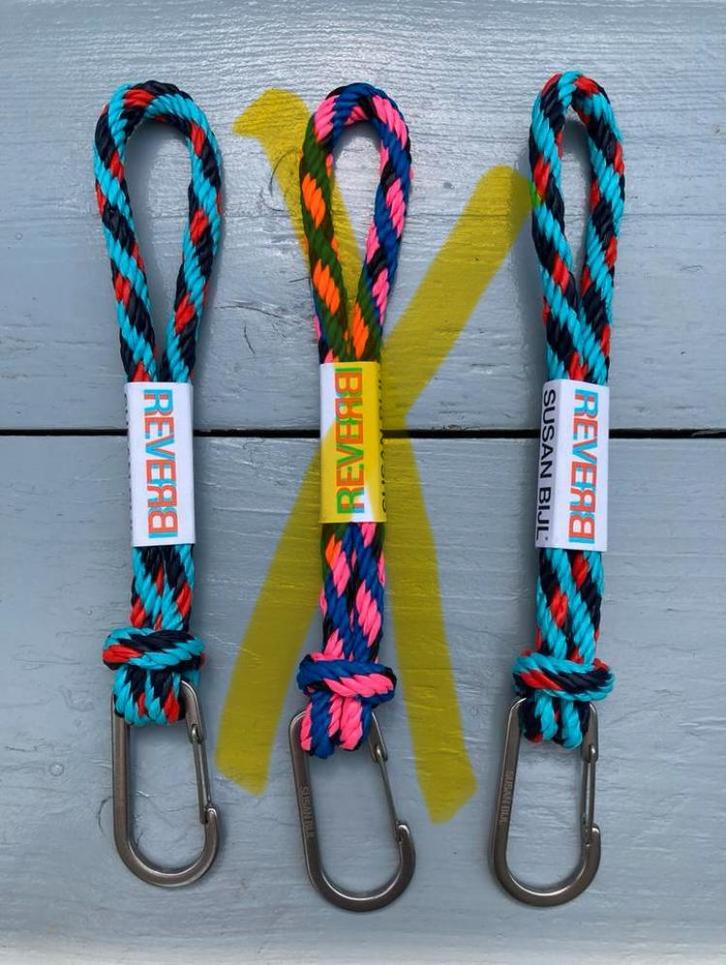 SUSAN BIJL Reverb Kumihimo Keychain 2x NIEUW (€33), Sieraden, Tassen en Uiterlijk, Tassen | Damestassen, Nieuw, Blauw, Ophalen of Verzenden