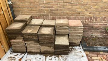 Stoeptegels 30/30 en 40/60 beschikbaar voor biedingen