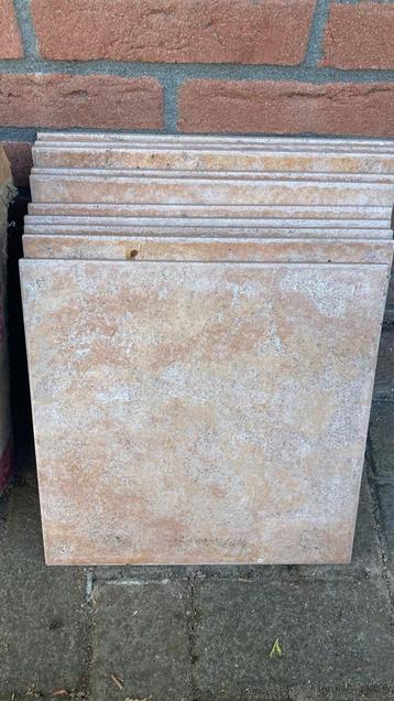 Tegels 33x33 beschikbaar voor biedingen