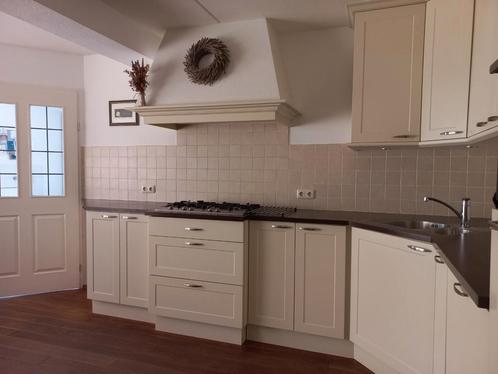 mooie degelijke hoekkeuken. mdf fronten, Huis en Inrichting, Keuken | Complete keukens, Gebruikt, Hoekkeuken, Ophalen