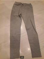 Te koop meisjes legging maat 158/164 kleur licht grijs., Ophalen of Verzenden, Zo goed als nieuw, Meisje, Broek