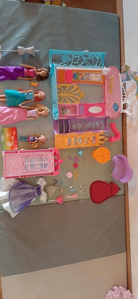 Inklapbaar Princessen Paleis met Accessoires, Kinderen en Baby's, Speelgoed | Poppen, Gebruikt, Barbie, Ophalen of Verzenden