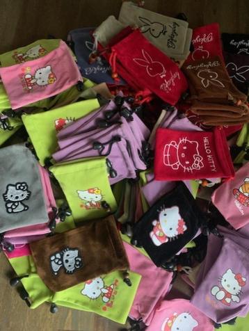 Restpartij 150 Hello Kitty en Playboy tasjes ongeveer 12x8cm beschikbaar voor biedingen