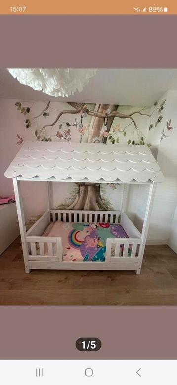 Te koop prachtig peuterbed met matras  beschikbaar voor biedingen