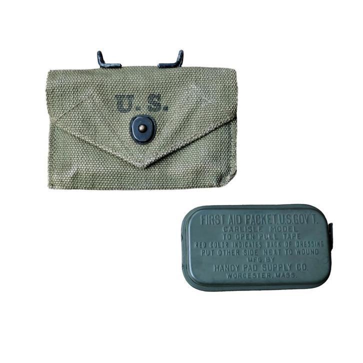WWII US First Aid Pouch With Tin Near mint, Verzamelen, Militaria | Tweede Wereldoorlog, Overige typen, Amerika, Ophalen of Verzenden