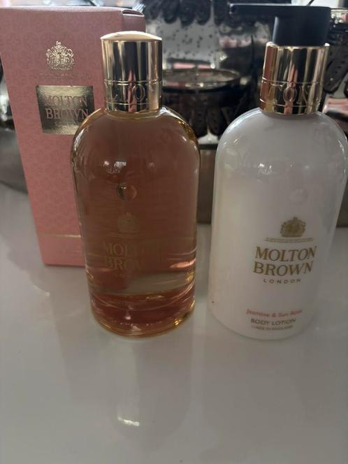Molton Brown Jasmine & sun rose badolie en bodylotion nieuw, Sieraden, Tassen en Uiterlijk, Uiterlijk | Lichaamsverzorging, Nieuw