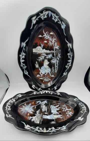 Schaal (2) - Schalen - Hout, Parelmoer - Gelakt beschikbaar voor biedingen