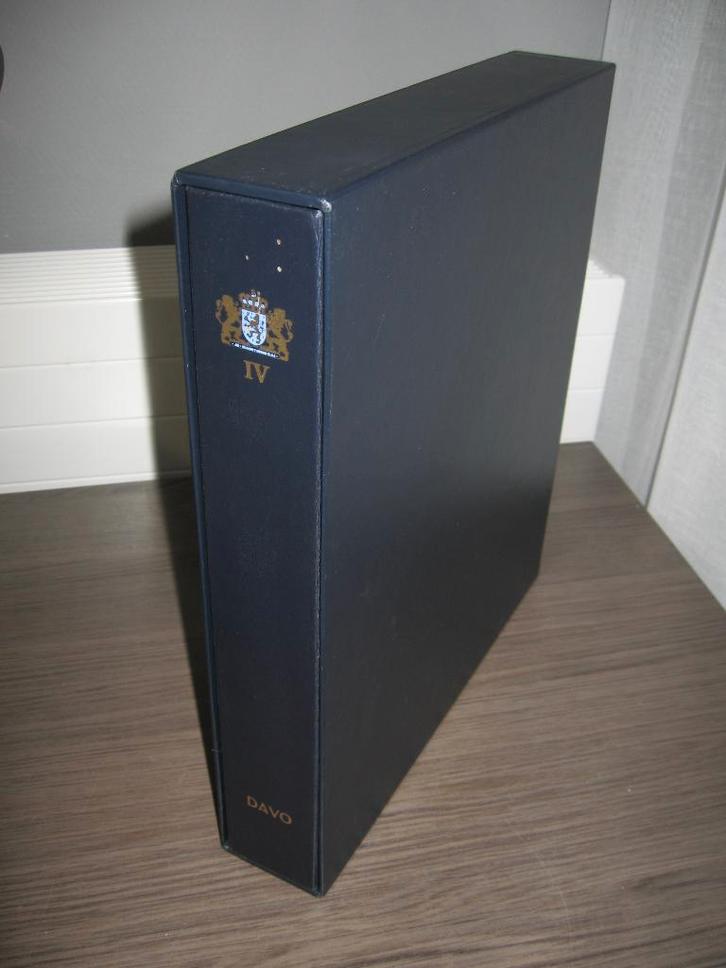 Nederland 1990 t/m 2000, compleet in DAVO Luxe album., Postzegels en Munten, Postzegels | Volle albums en Verzamelingen, Nederland