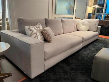 Minotti Hamilton Modulaire Bank 104x314cm + Pouf showmodel