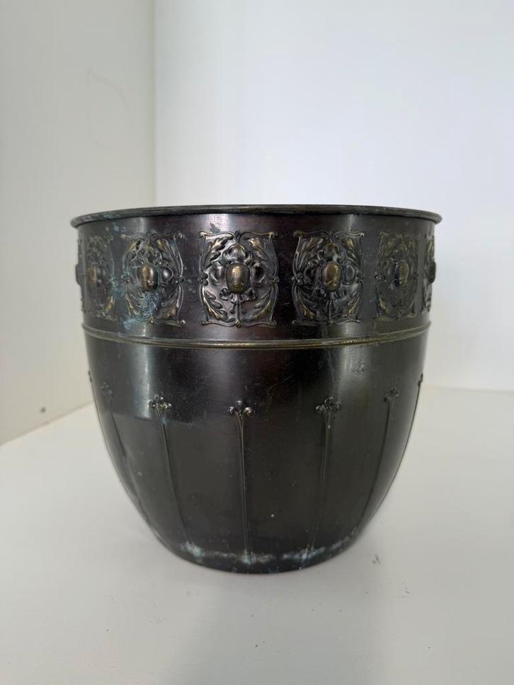 Antieke metalen cachepot / plantenbak – ca. 1920-40, Huis en Inrichting, Woonaccessoires | Schalen en Manden, Zo goed als nieuw