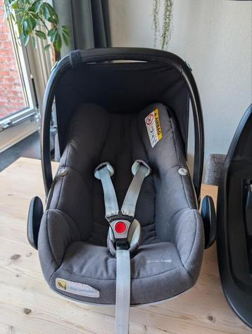 Maxi cosi autostoeltje met Isofix base beschikbaar voor biedingen