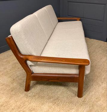 Vintage Deense 3-zits sofa, mid-century beschikbaar voor biedingen