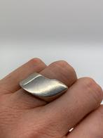S805 Prachtige zilveren modernist ring maat 20, Sieraden, Tassen en Uiterlijk, Ringen, 20 of groter, Ophalen of Verzenden, X, Dame