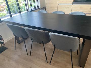 Eettafel Blade concept Goossens beschikbaar voor biedingen