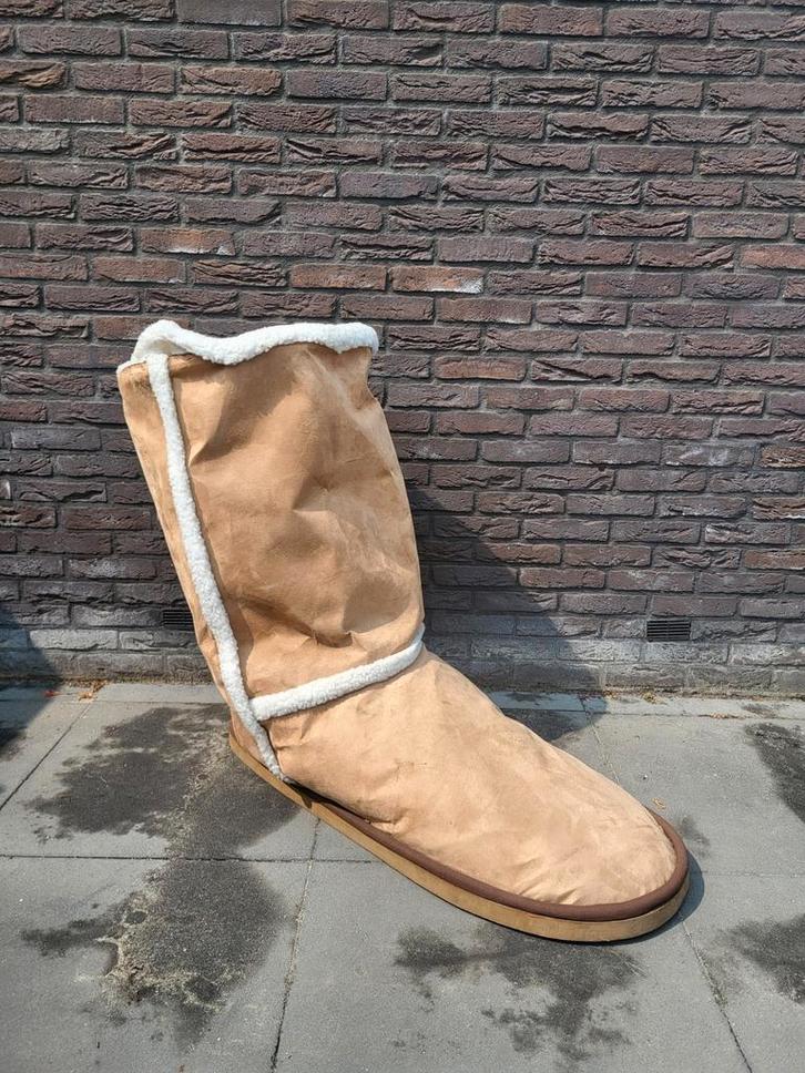 Reuze reclame xxl Ugg te koop., Verzamelen, Merken en Reclamevoorwerpen, Zo goed als nieuw, Reclamebord, Ophalen of Verzenden