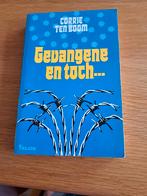 Gevangene en toch van Corrie ten Boom, Ophalen of Verzenden, Zo goed als nieuw