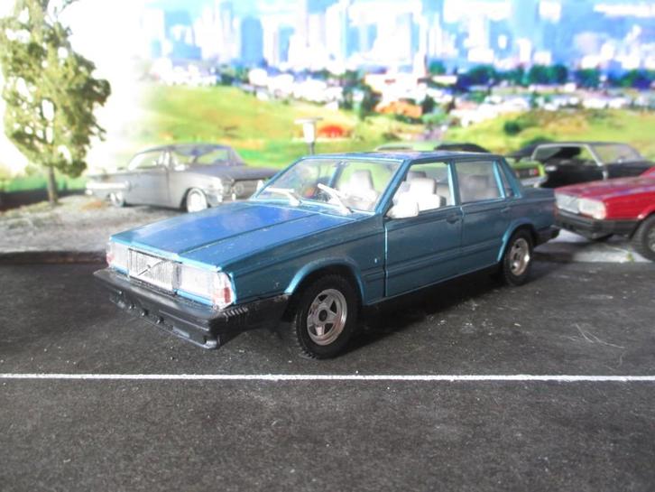 1/25 Volvo 760 GLE - Polistil 740 metallic-blauw Mint Boxed, Hobby en Vrije tijd, Modelauto's | 1:24, Zo goed als nieuw, Ophalen of Verzenden