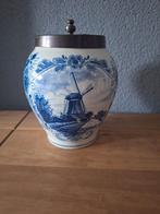 Delfts blauwe vaas met deksel., Antiek en Kunst, Verzenden
