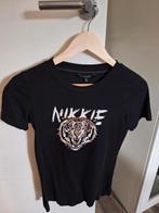 Nikkie t-shirt maat 32, Kleding | Dames, T-shirts, Zwart, Ophalen of Verzenden, Zo goed als nieuw, Maat 34 (XS) of kleiner