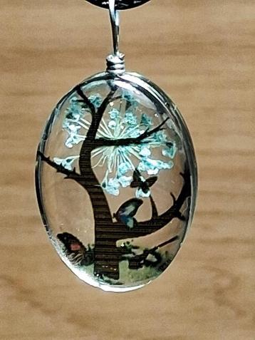 glazen hanger life tree turquoise 3 vlinders beschikbaar voor biedingen