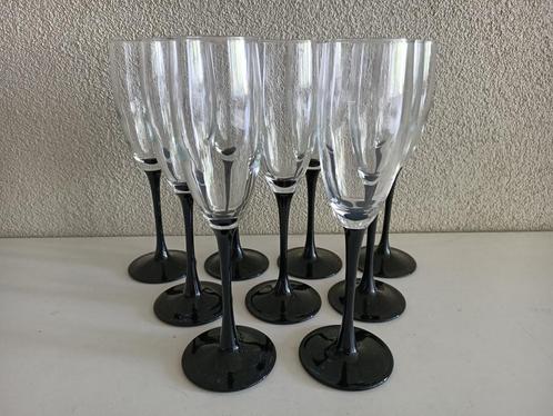 9 Luminarc Domino champagneglazen / flutes met zwarte steel, Verzamelen, Glas en Borrelglaasjes, Zo goed als nieuw, Overige typen