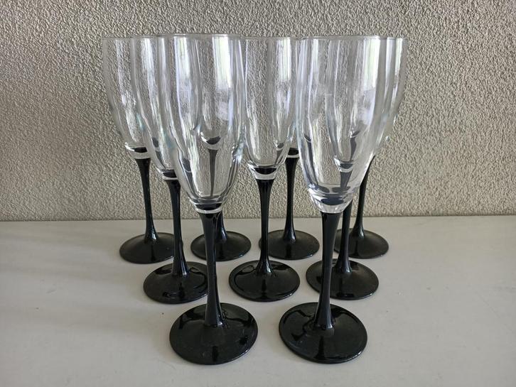 9 Luminarc Domino champagneglazen / flutes met zwarte steel, Verzamelen, Glas en Borrelglaasjes, Zo goed als nieuw, Overige typen