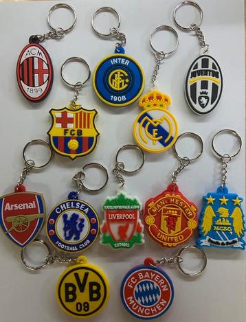 VOETBALCLUBS sleutelhangers beschikbaar voor biedingen