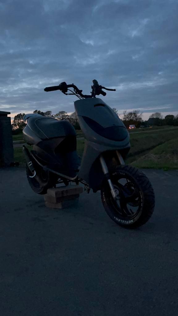 Project scooter gezocht!!!, Fietsen en Brommers, Scooters | Piaggio, Zo goed als nieuw, Overige modellen, Benzine, Ophalen