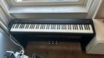 Roland FP-30 digitale piano bundel met onderstel en pedalen, Ophalen, Zo goed als nieuw, Zwart