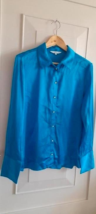 YaYa azuurblauwe viscose blouse, parelmoer drukknoopjes 40, Kleding | Dames, Blouses en Tunieken, Zo goed als nieuw, Maat 38/40 (M)