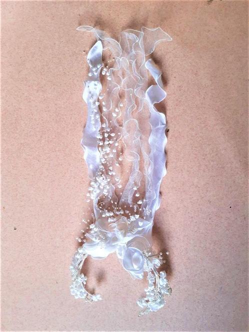 Prachtige Bruidsversiering met linten (bijv ipv sluier) €10, Kleding | Dames, Trouwkleding en Trouwaccessoires, Zo goed als nieuw